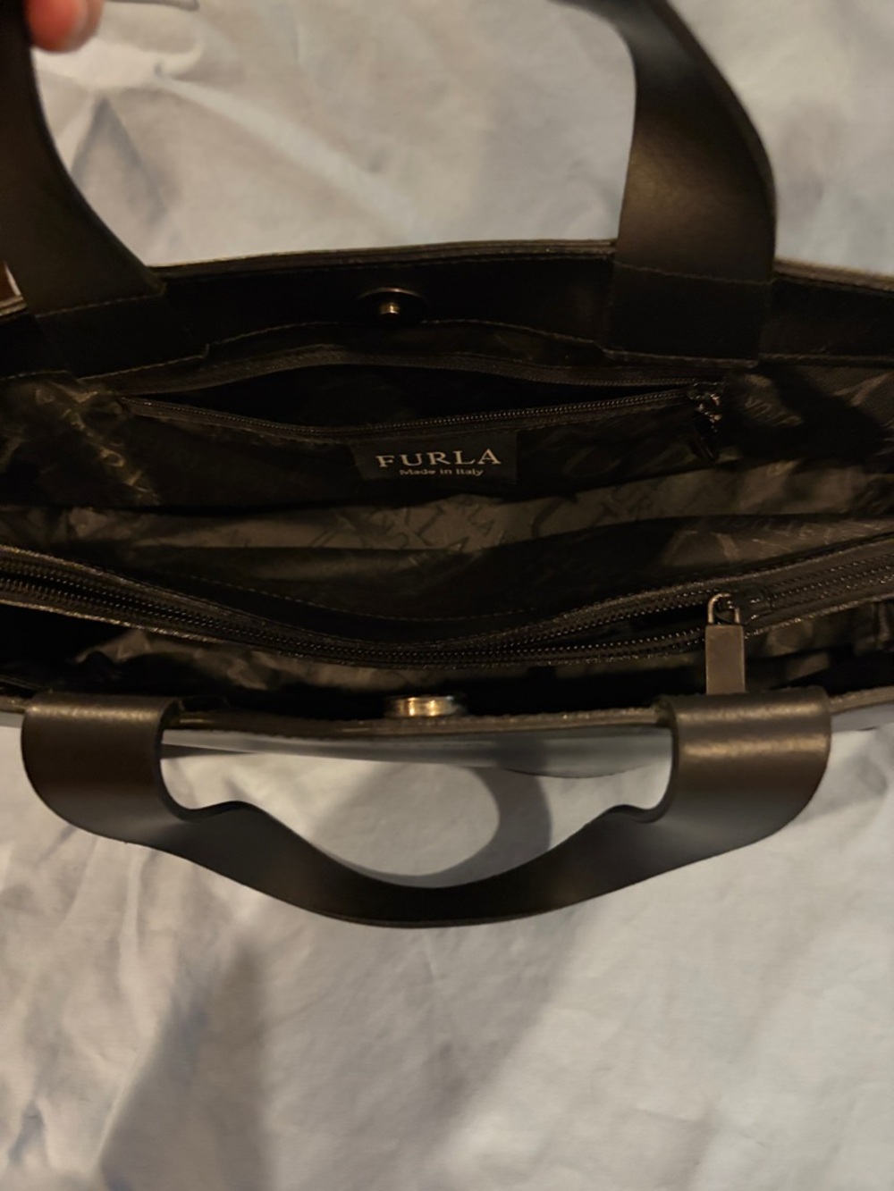 Furla Black Leather Handbag Zippered Center - Picture 4 of 6